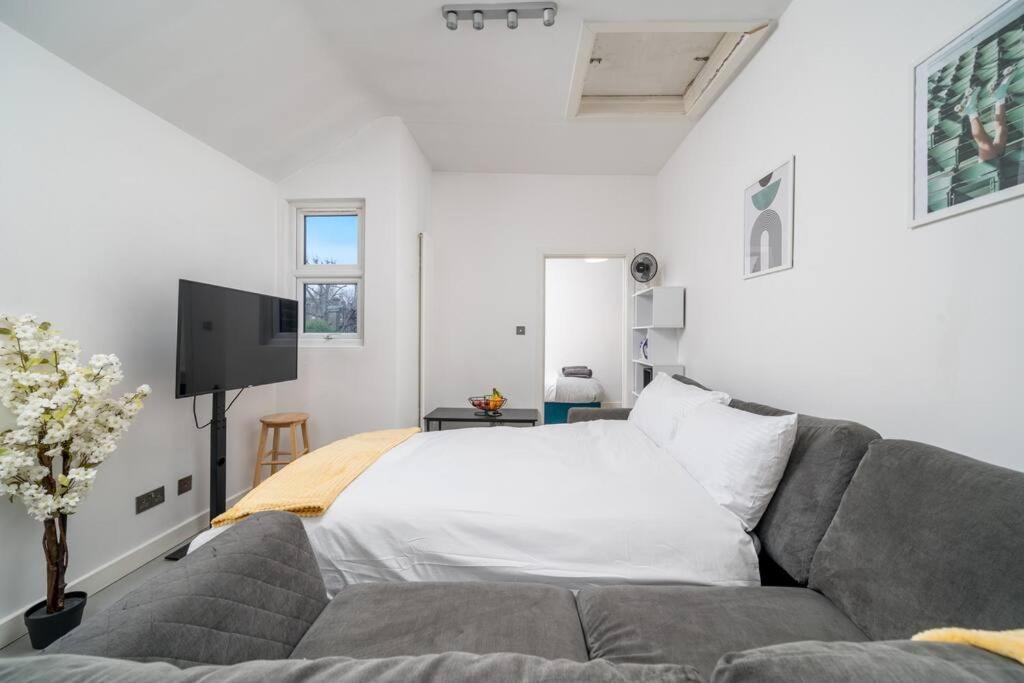 New 3Bed Stylish Apartment With Amazing Transport London Exterior photo