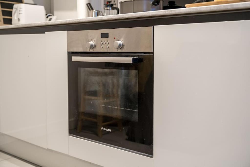New 3Bed Stylish Apartment With Amazing Transport London Exterior photo